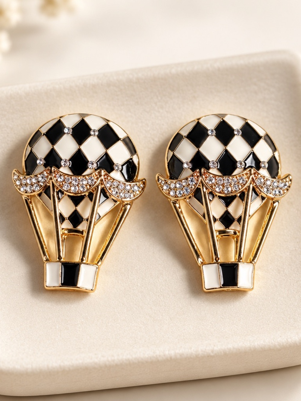 NWT Vintage Style Harlequin Hot Air Balloon Stud Earrings